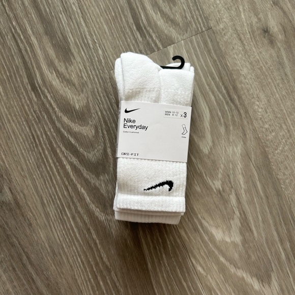 Nike Dri-Fit Crew Socks - Picture 4 of 10